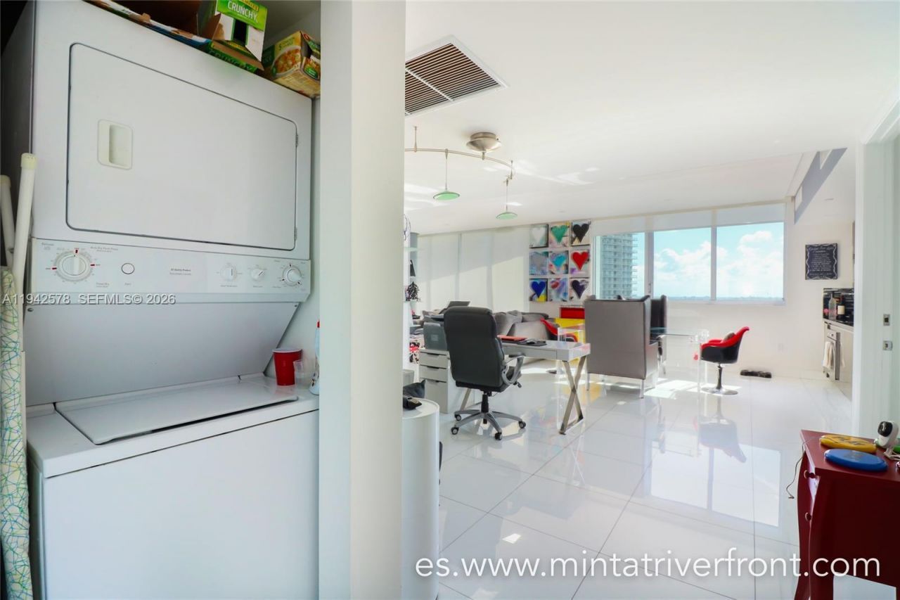 92 SW 3rd St, Unit 3005, Miami, FL 33130 Photo