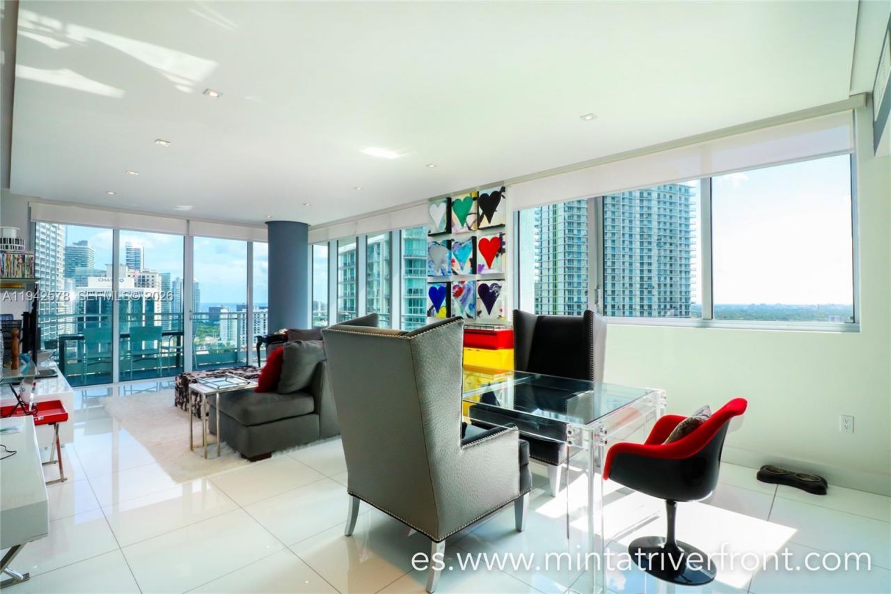 92 SW 3rd St, Unit 3005, Miami, FL 33130 Photo