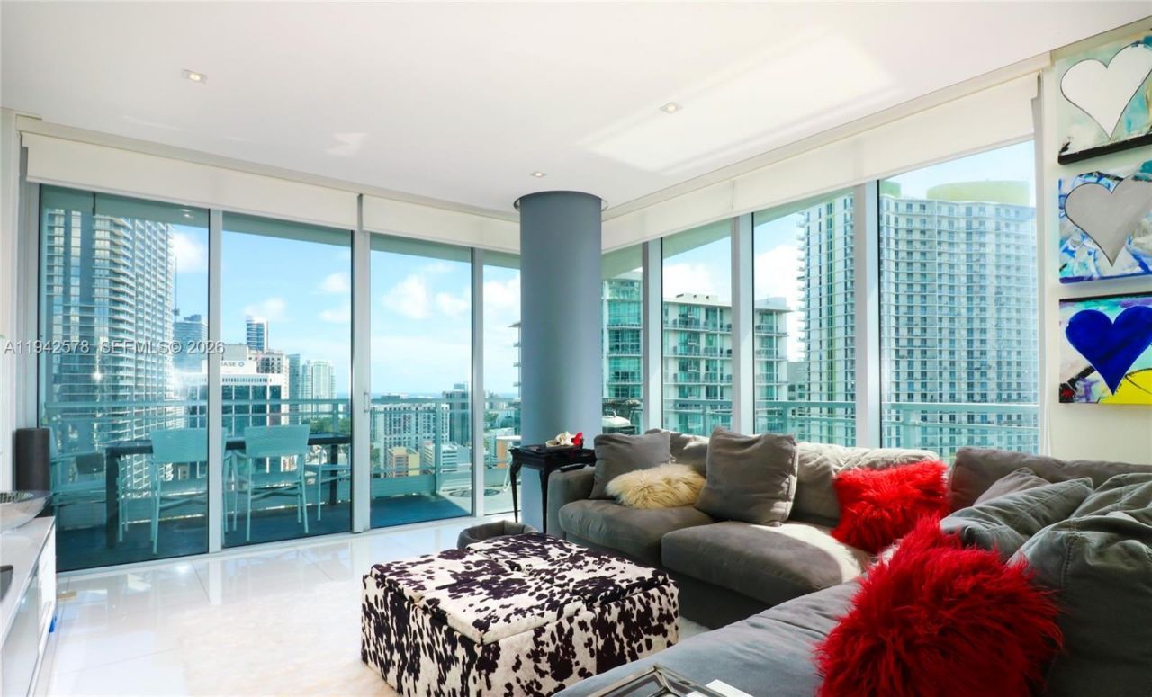 92 SW 3rd St, Unit 3005, Miami, FL 33130 Photo