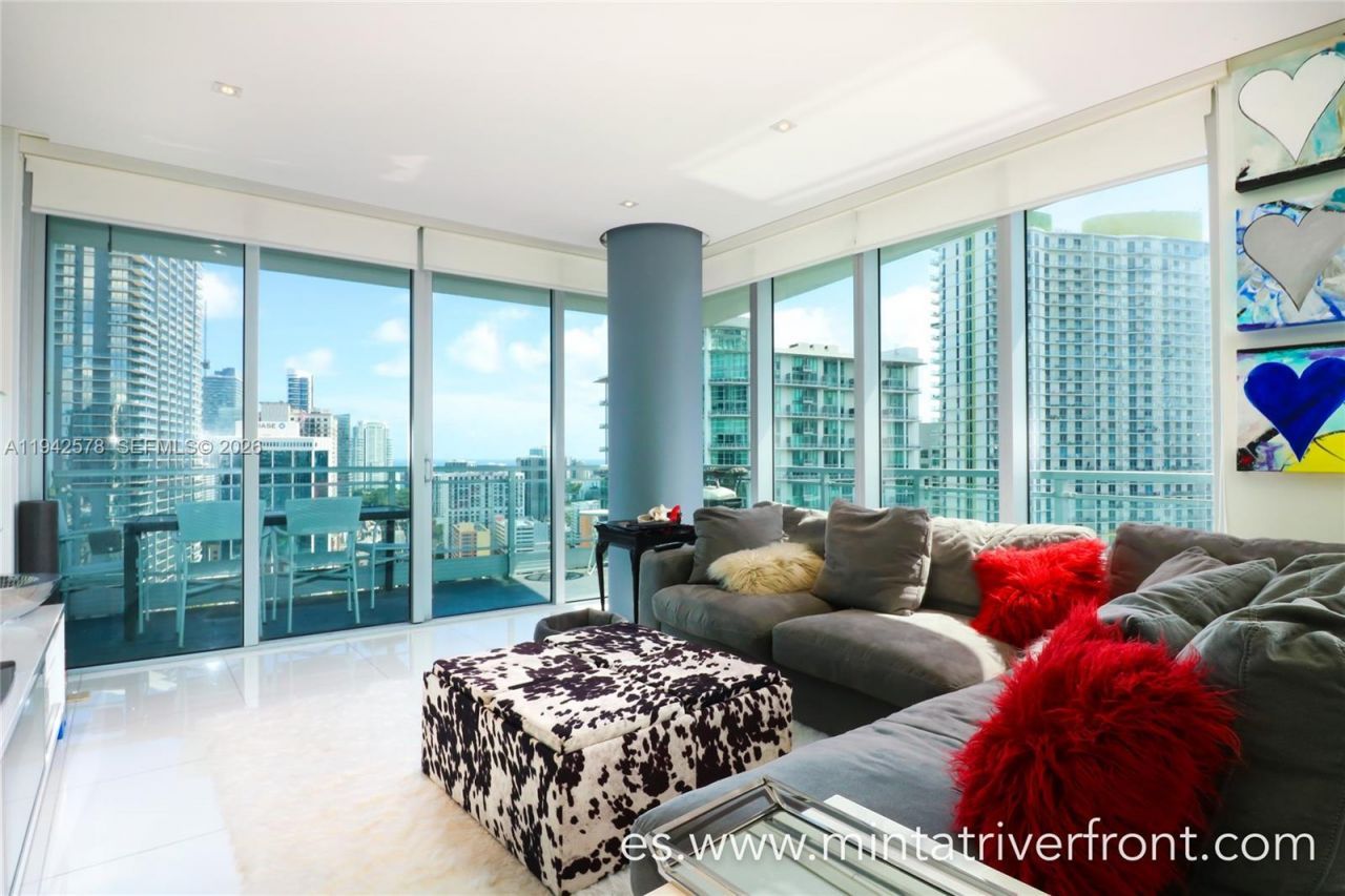 92 SW 3rd St, Unit 3005, Miami, FL 33130 Photo