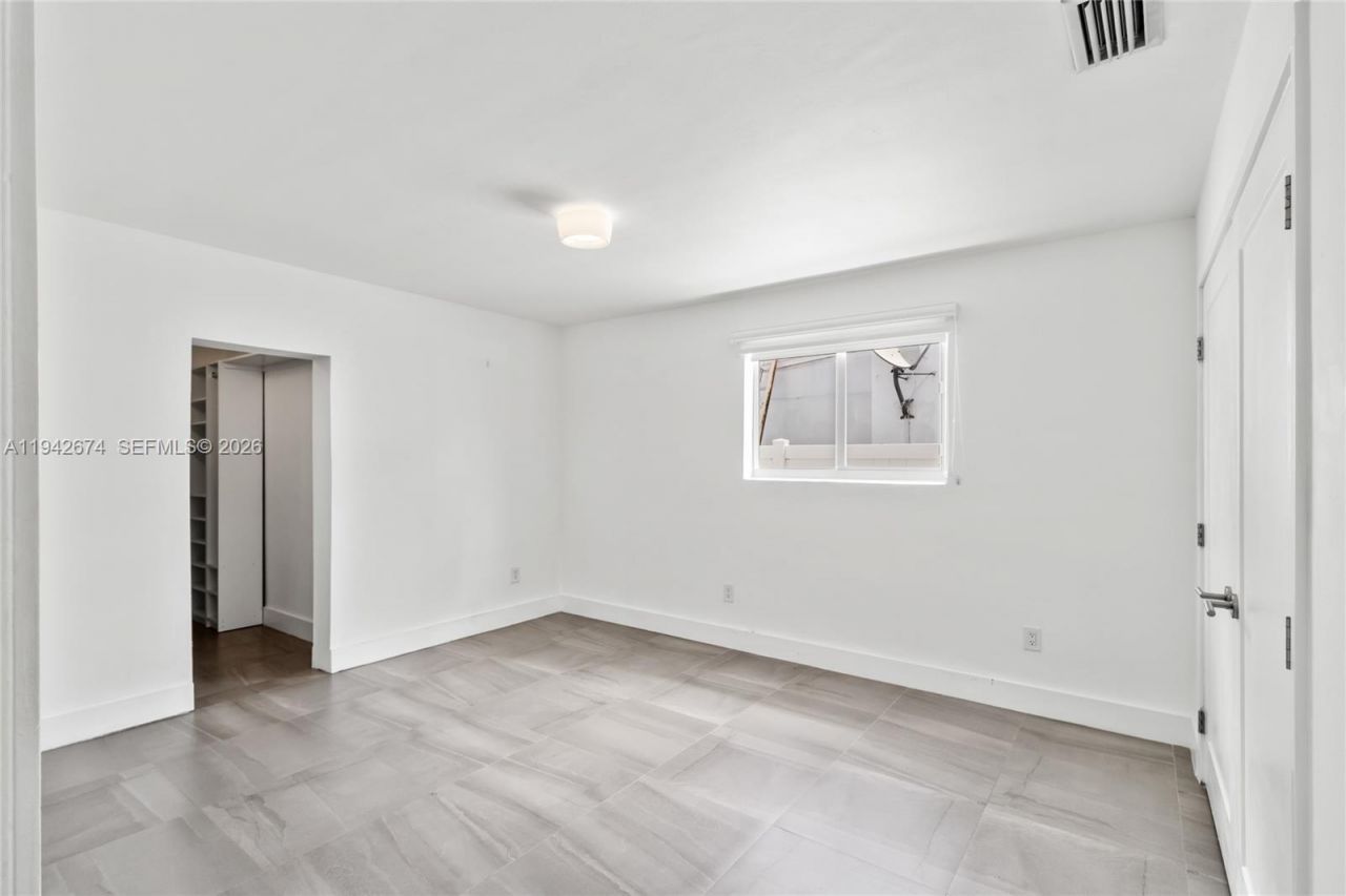 3855 SW 1st St, Miami, FL 33134 Photo