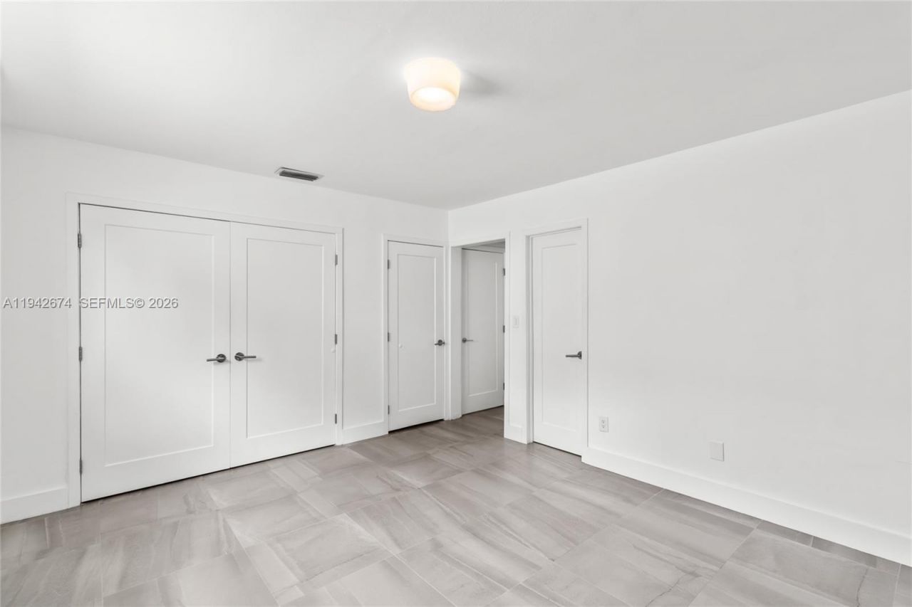 3855 SW 1st St, Miami, FL 33134 Photo