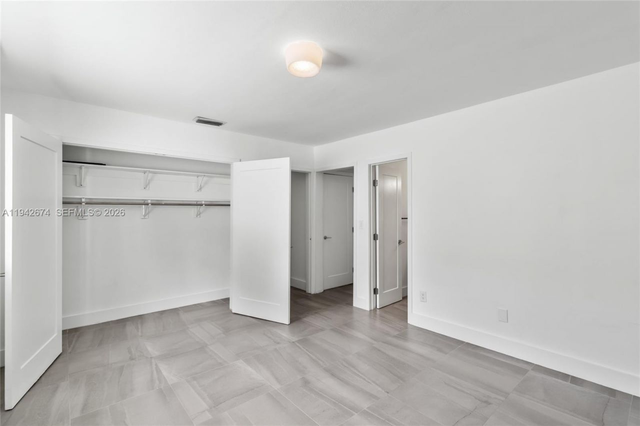 3855 SW 1st St, Miami, FL 33134 Photo