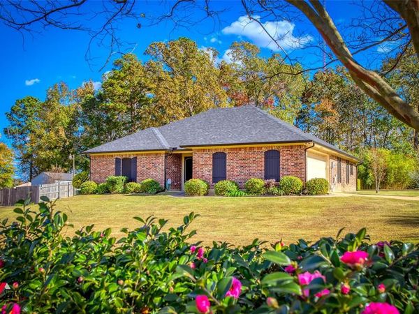 8064 Chickamauga Trail, Shreveport, LA 71107