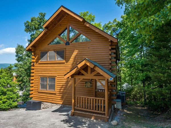 1105 Autumn Path Way, Sevierville, TN 37862