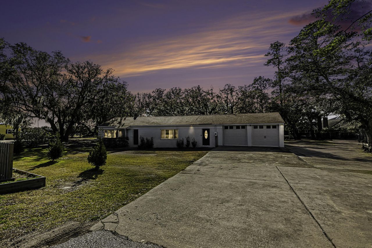 191 Wappoo Road Photo 1