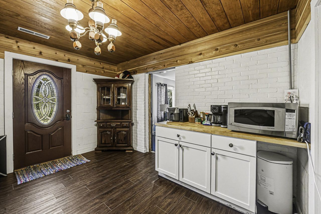 191 Wappoo Road Photo 15