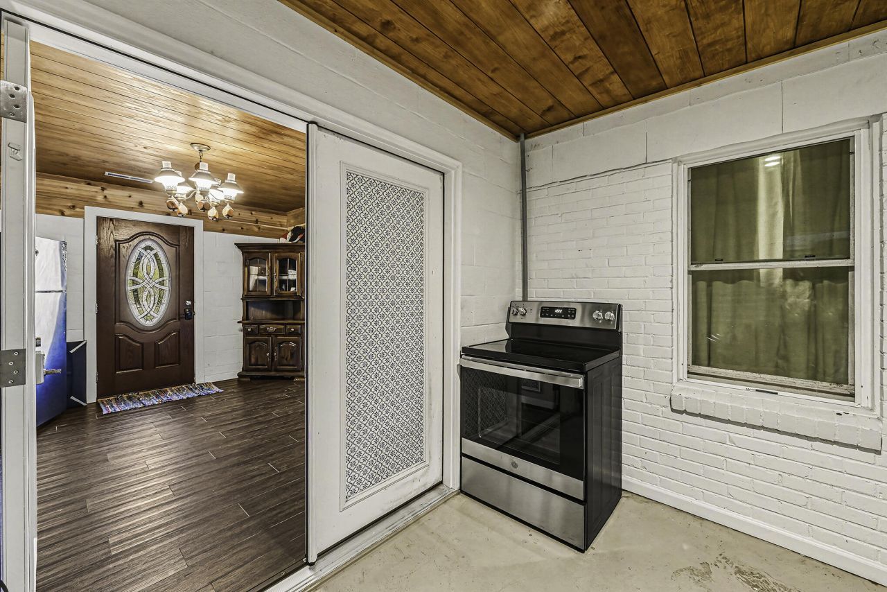 191 Wappoo Road Photo 27