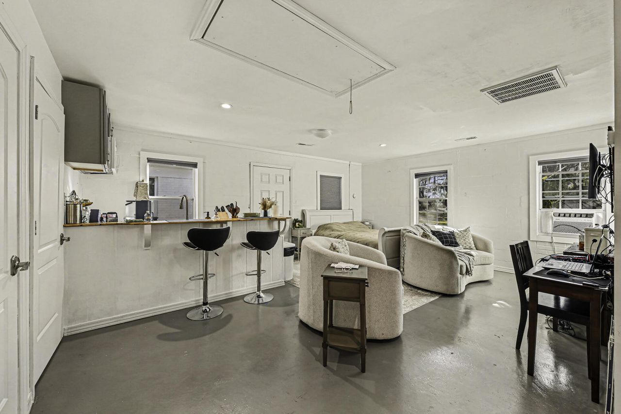 191 Wappoo Road Photo 36