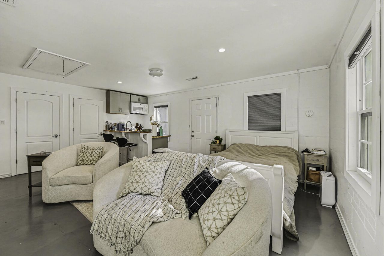 191 Wappoo Road Photo 43