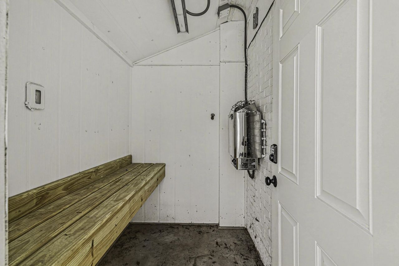 191 Wappoo Road Photo 45