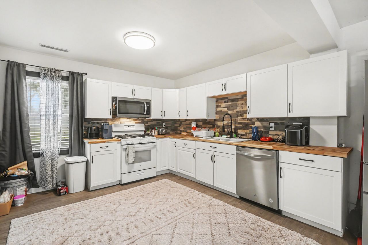 191 Wappoo Road Photo 5