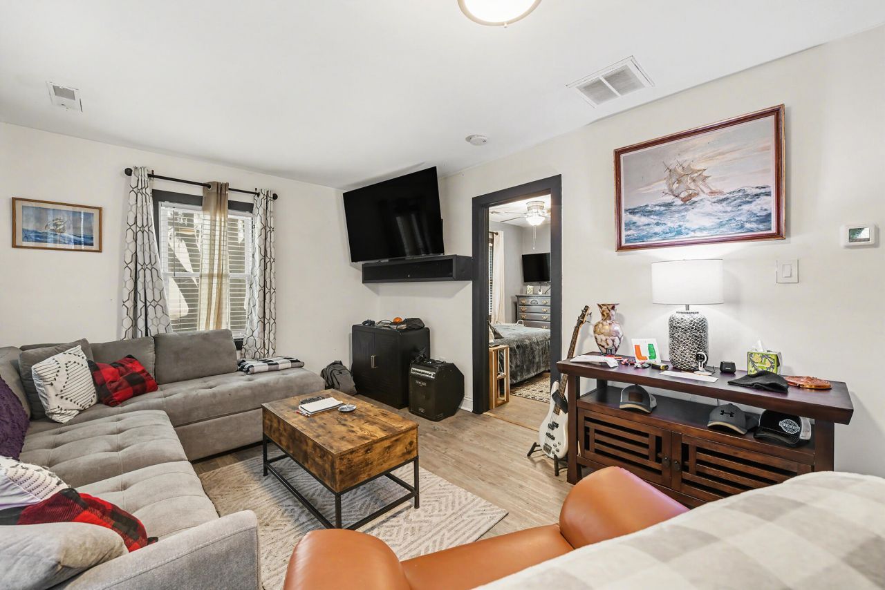 191 Wappoo Road Photo 7