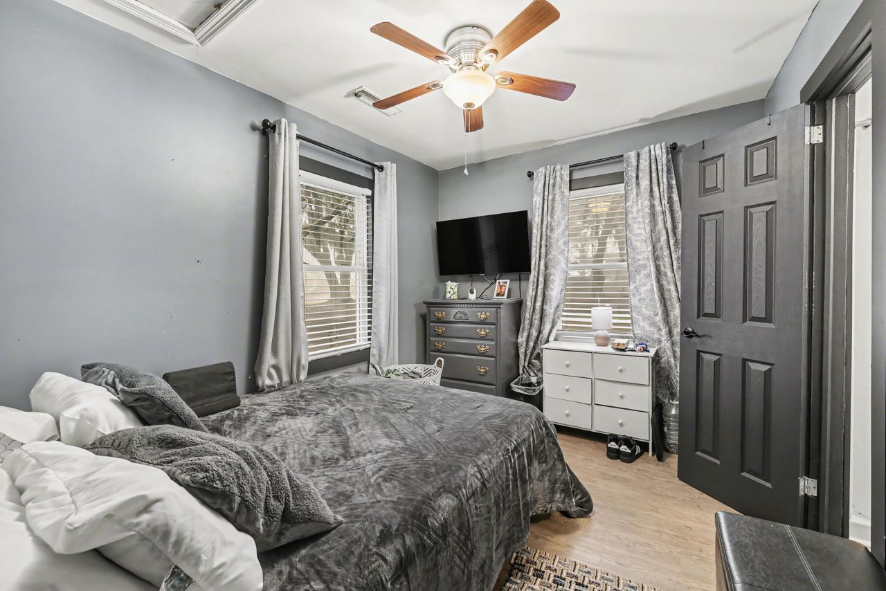 191 Wappoo Road Photo 9