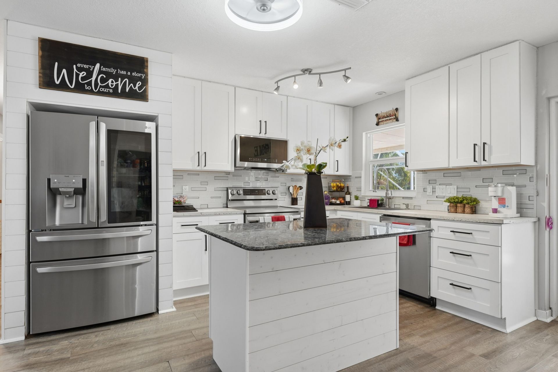 898 SE Evergreen Terrace, Port Saint Lucie, FL 34983 Photo