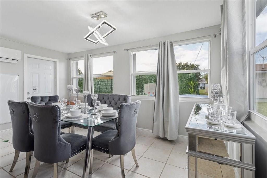 4805 NW 25th Ter, Fort Lauderdale, FL 33309 Photo