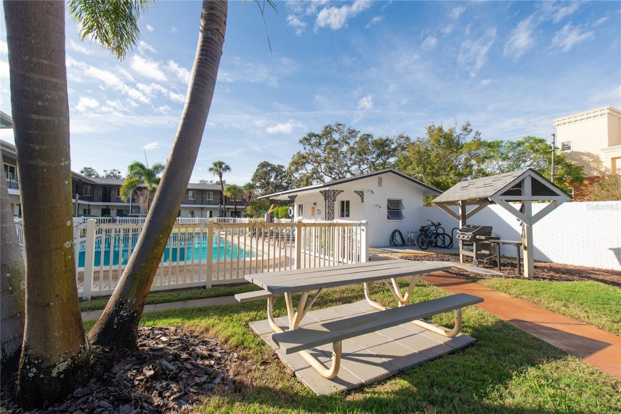 6266 1st Avenue S, Unit 5, Saint Petersburg, FL 33707 Photo