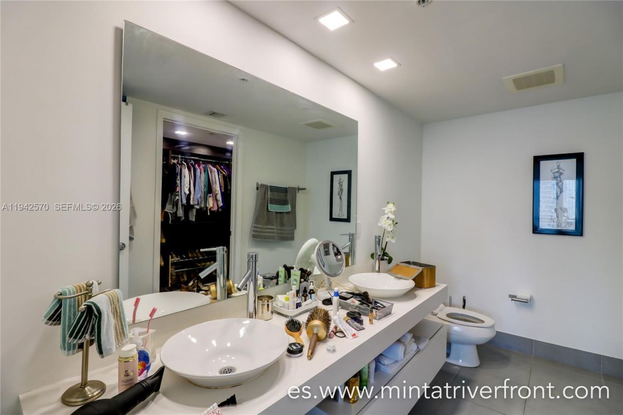 92 SW 3rd St, Unit 1902, Miami, FL 33130 Photo