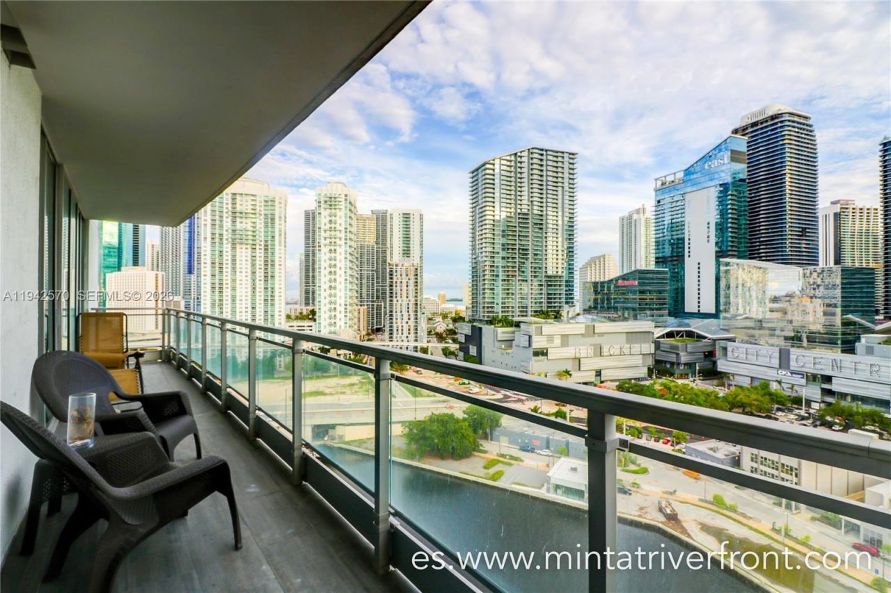 92 SW 3rd St, Unit 1902, Miami, FL 33130 Photo