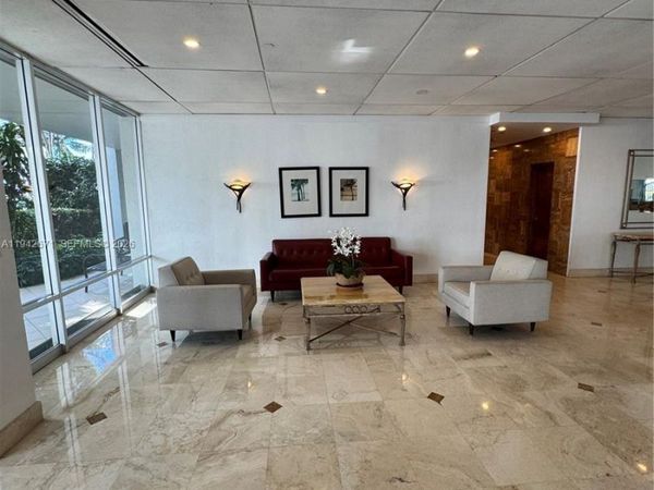 150 SE 25th Rd , Unit 8L, Miami, FL 33129