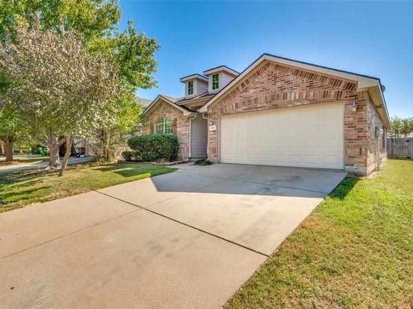 220 Stampede Street, Waxahachie, TX 75165