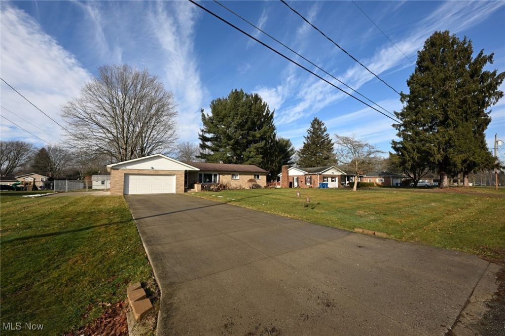 5042 Laddie Drive, New Franklin, OH 44319 Main Photo