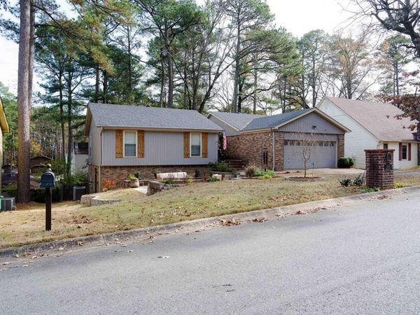 13013 Lemoncrest Ln, Little Rock, AR 72210