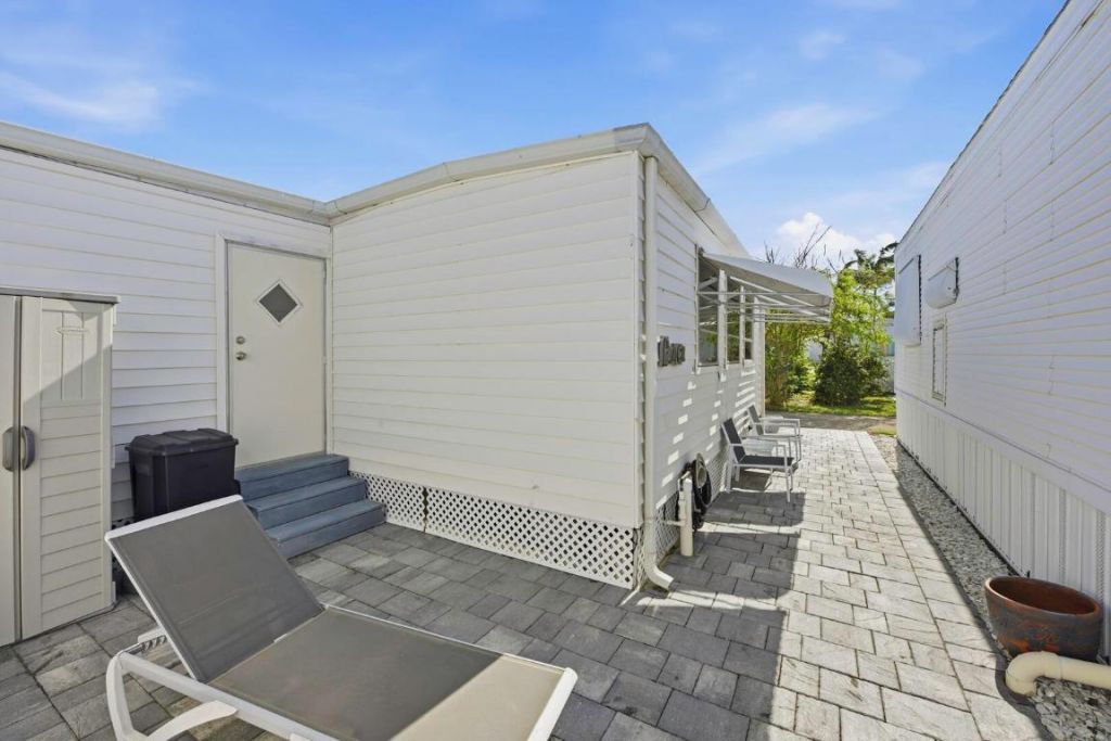 21 Hibiscus Drive, Unit I, Briny Breezes, FL 33435 Photo