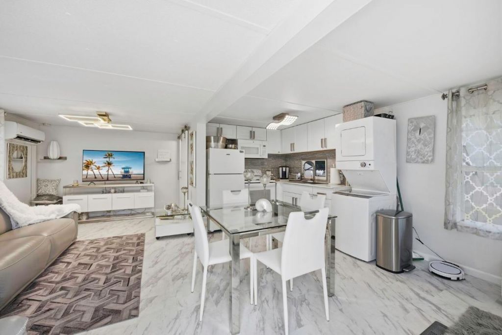 21 Hibiscus Drive, Unit I, Briny Breezes, FL 33435 Photo