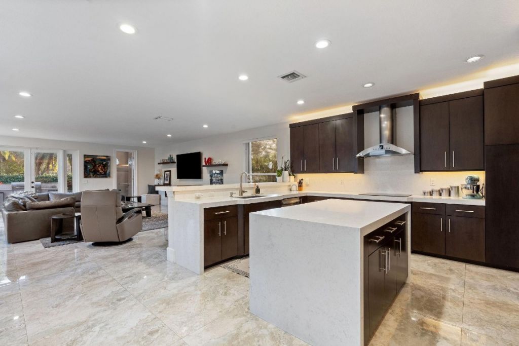 11382 Redberry Drive, Davie, FL 33330 Photo