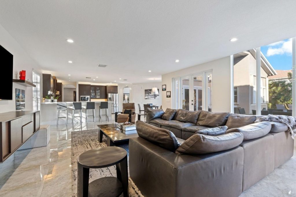 11382 Redberry Drive, Davie, FL 33330 Photo