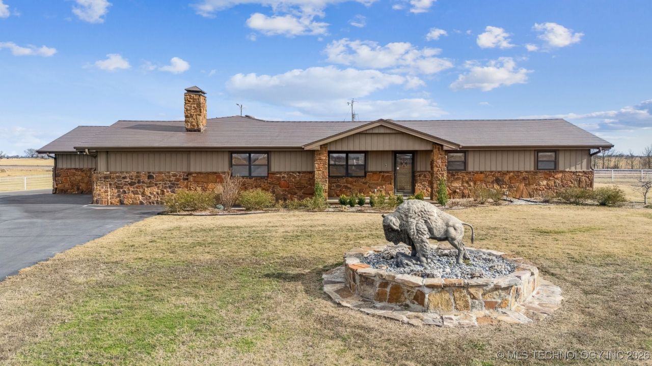 437367 E 320 Road, Big Cabin, OK 74332 Main Photo