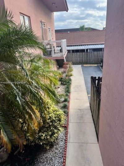 2310 W 74th St, Unit 203, Hialeah, FL 33016 Photo