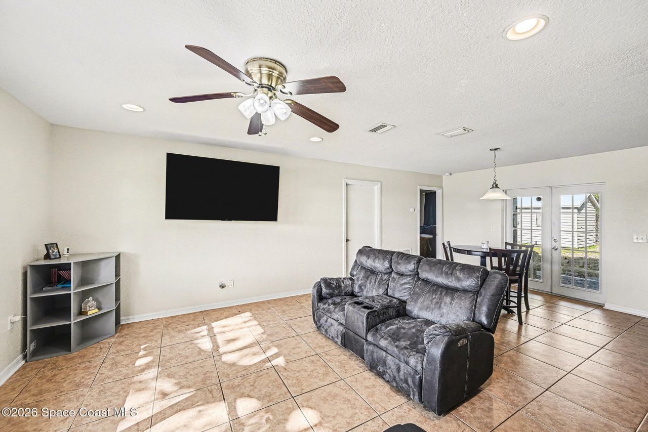 1584 Gardner Dr Drive, Melbourne, FL 32935 Photo