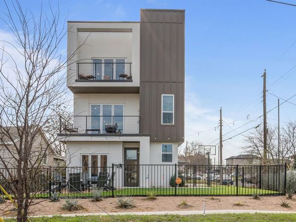 500 W Sanford Street, Arlington, TX 76011