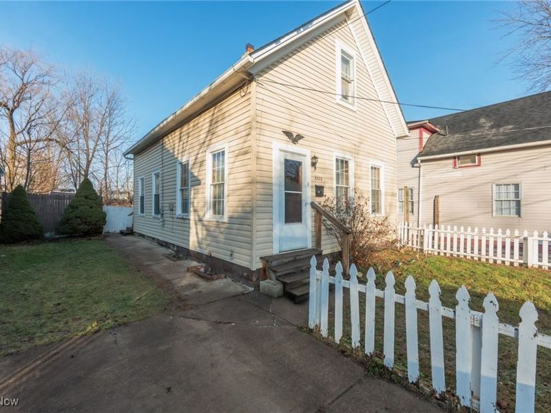 3326 W 61 Street, Cleveland, OH 44102 Photo 2