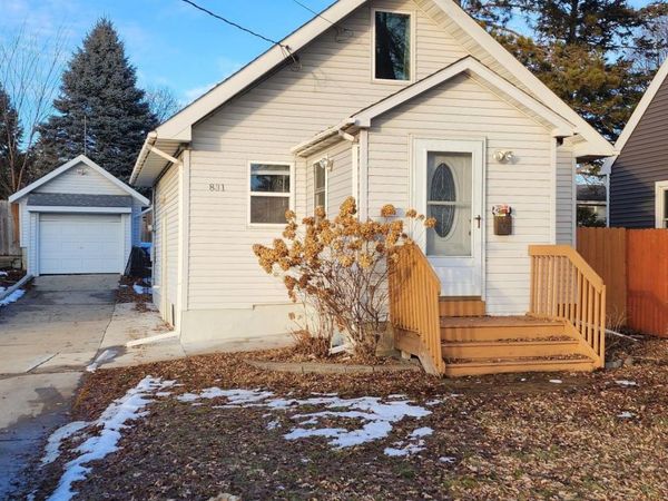 831 7th Street NW, Rochester, MN 55901