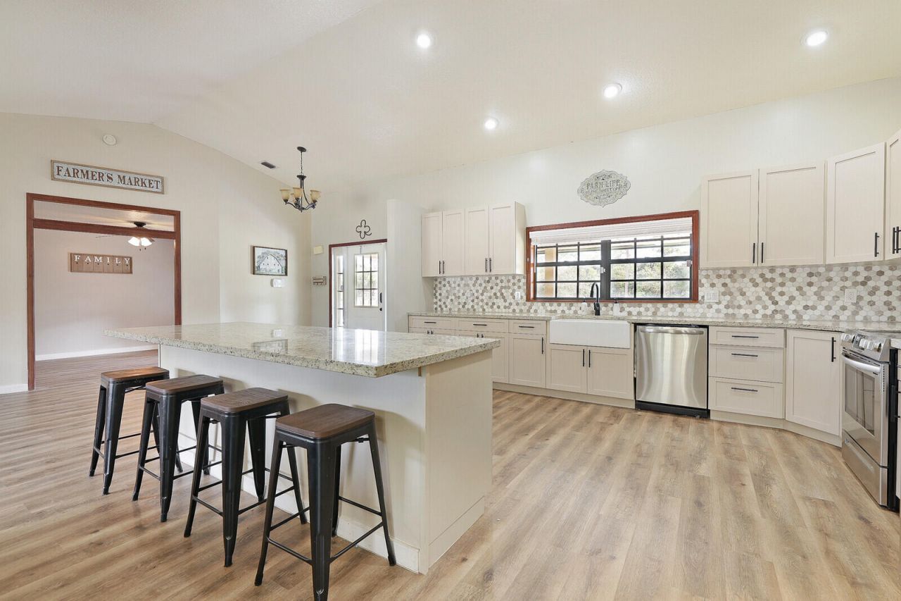 18080 W Sycamore Drive, The Acreage, FL 33470 Photo