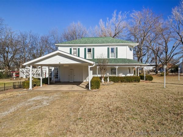 403 N Choctaw Avenue, Claremore, OK 74017