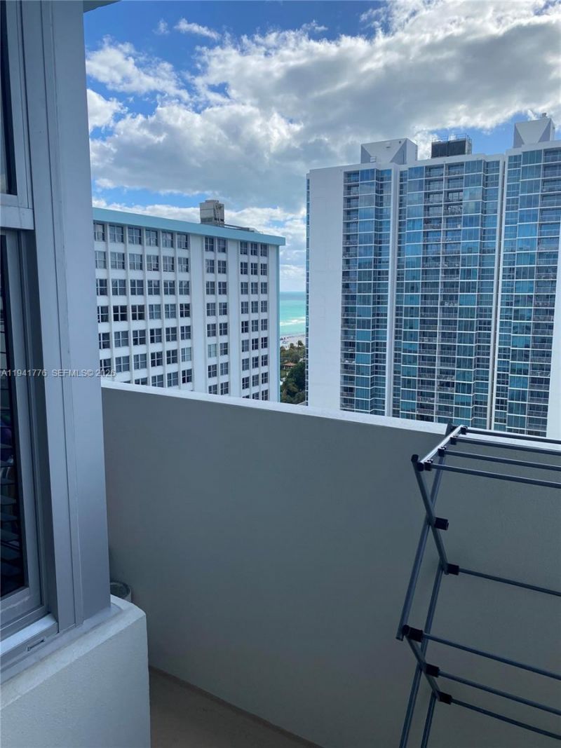 2899 Collins Ave, Unit 1514, Miami Beach, FL 33140 Photo