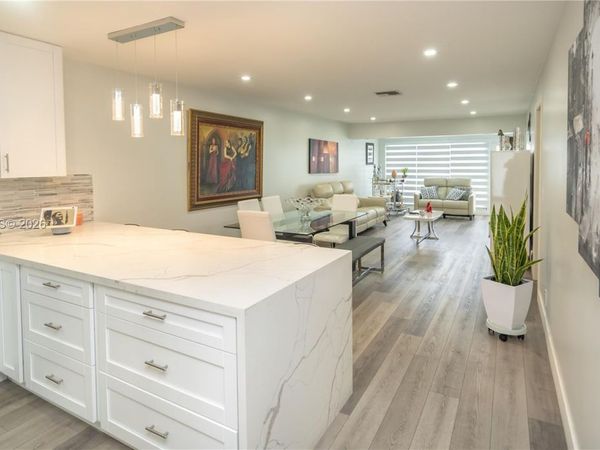 2400 Malayan Dr , Unit 94-D, Delray Beach, FL 33445