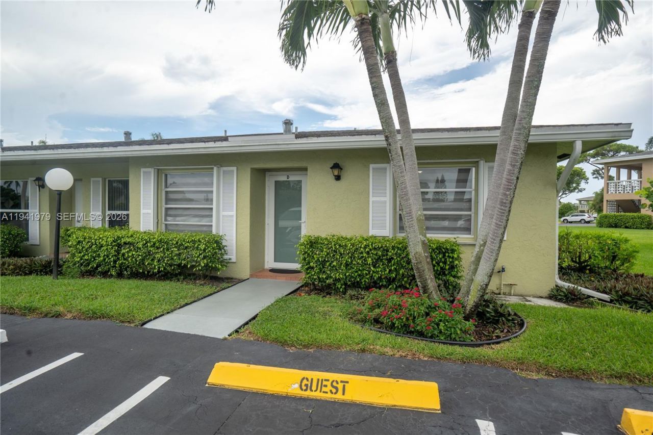 2400 Malayan Dr , Unit 94-D, Delray Beach, FL 33445 Photo