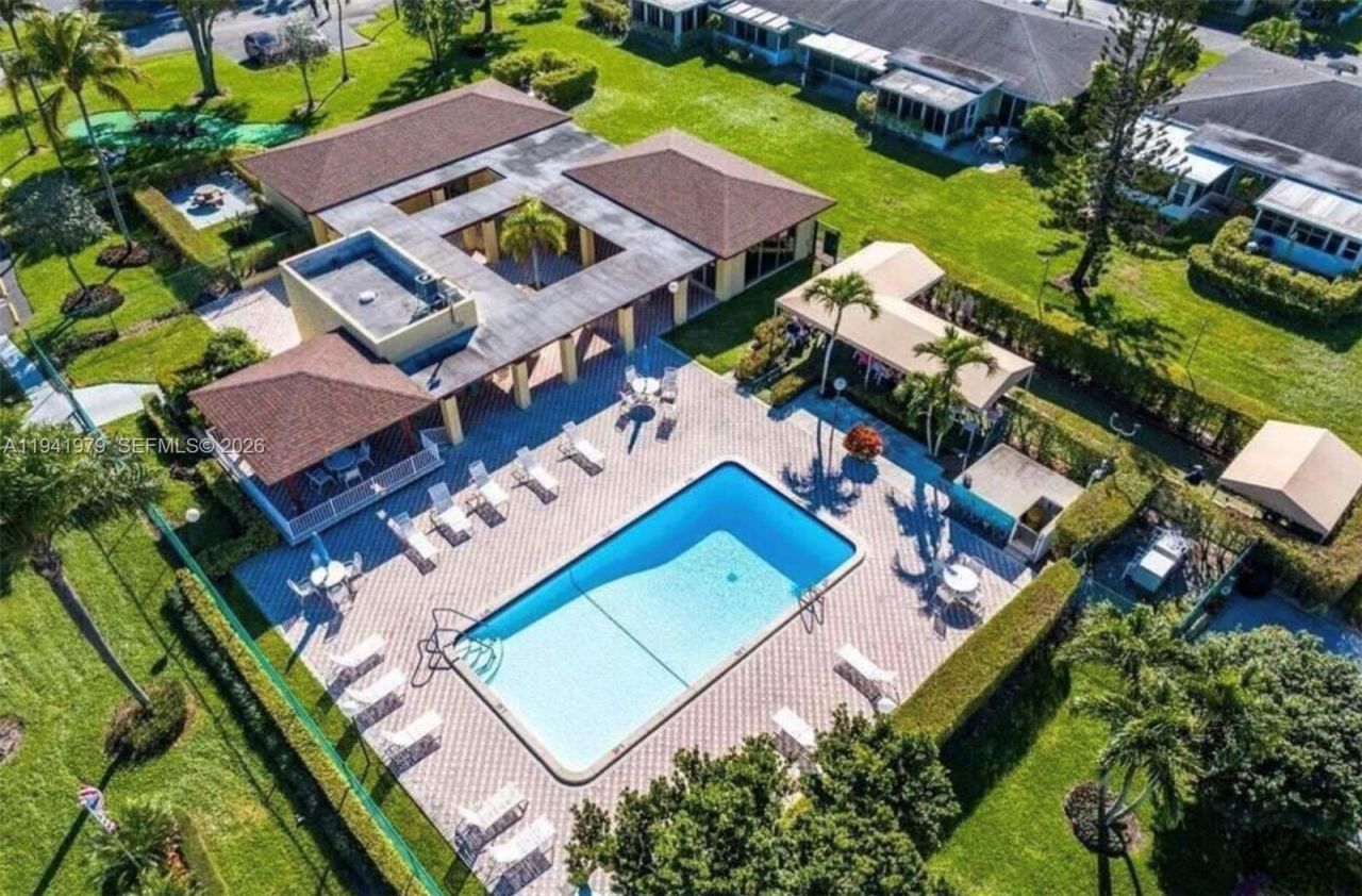 2400 Malayan Dr , Unit 94-D, Delray Beach, FL 33445 Photo