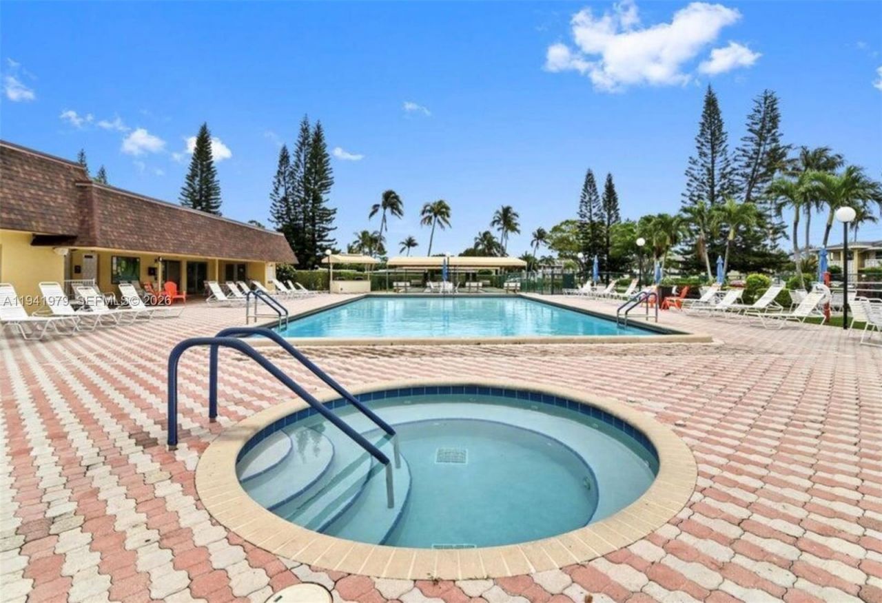 2400 Malayan Dr , Unit 94-D, Delray Beach, FL 33445 Photo