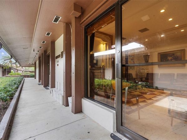 8525 SW 92nd St, Unit 16, Miami, FL 33156