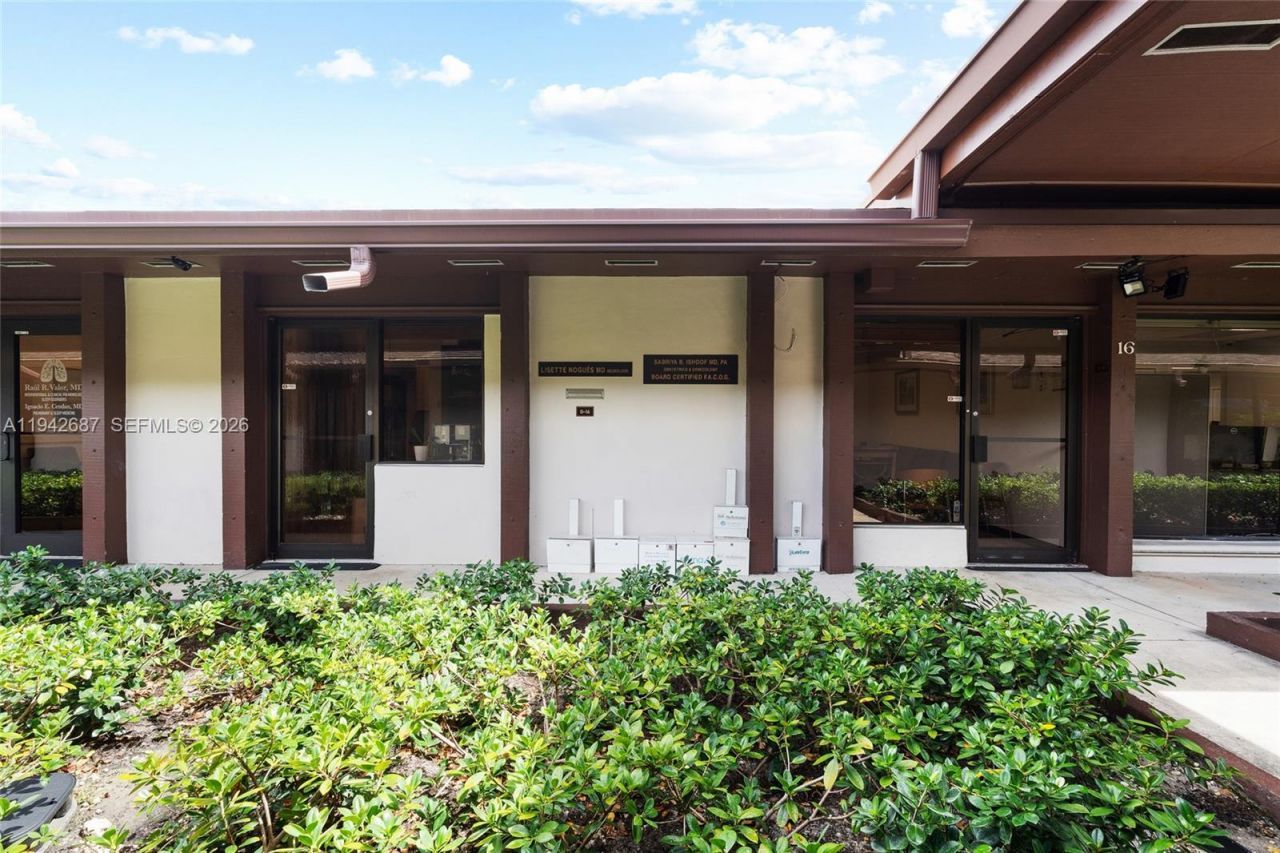 8525 SW 92nd St, Unit 16, Miami, FL 33156 Photo