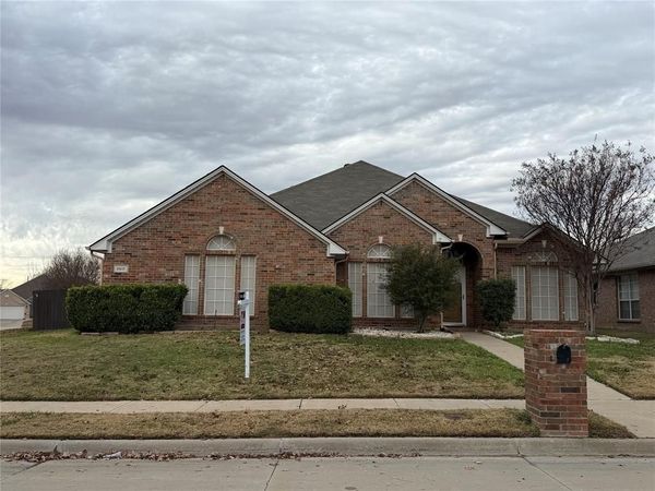 8617 Shadow Trace Drive, Fort Worth, TX 76244