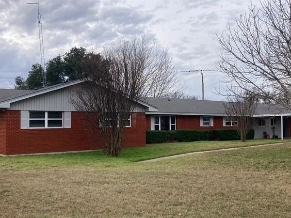 281 Lakeside Drive, China Spring, TX 76633