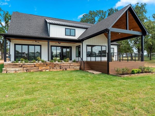 2565 Groves Court, Tool, TX 75143