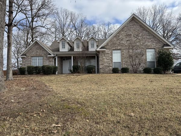 124 Eunice Dr., Guntown, MS 38849